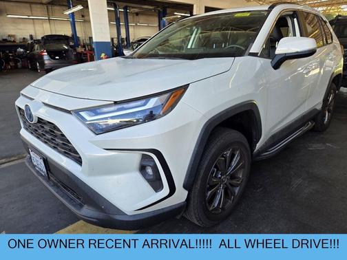 2022 Toyota RAV4 Hybrid XLE Premium