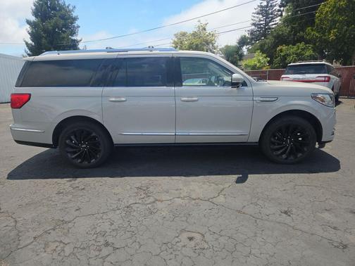 Ceramic Pearl 2020 Lincoln Navigator Reserve