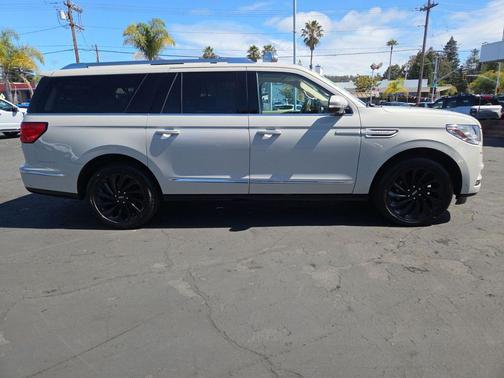 Ceramic Pearl 2020 Lincoln Navigator Reserve
