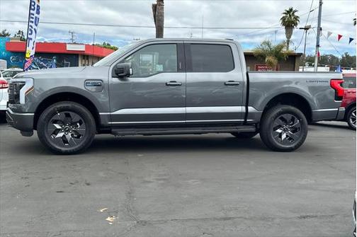 2025 Ford F-150 Lightning LARIAT