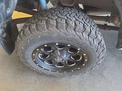 Super White 2018 Toyota Tundra Limited