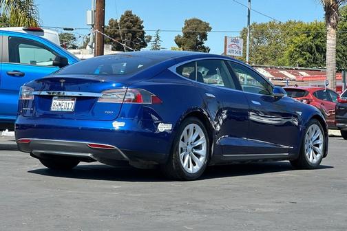 2016 Tesla Model S 70D