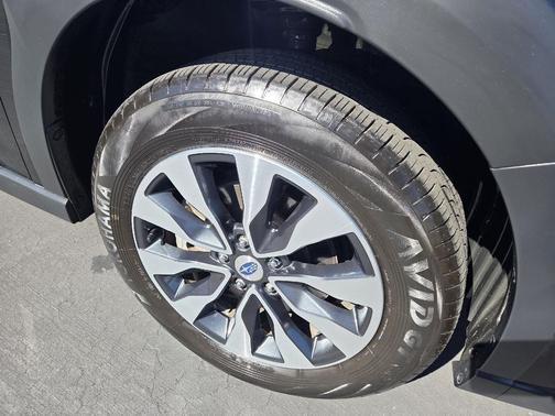 2023 Subaru Outback Touring XT