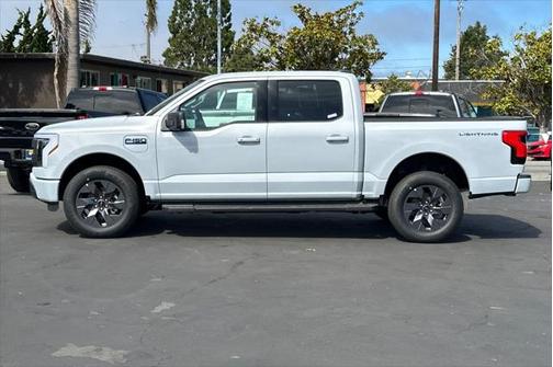 2025 Ford F-150 Lightning Flash