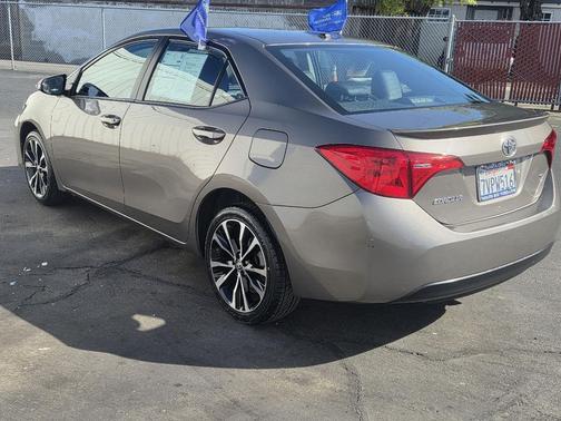 Falcon Gray Metallic 2017 Toyota Corolla SE