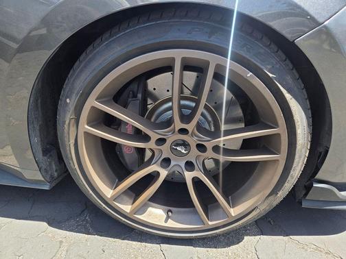 Magnetic 2016 Ford Mustang GT