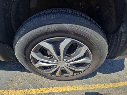 Super White 2013 Toyota RAV4 LE