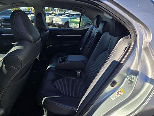 2018 Toyota Camry Hybrid SE