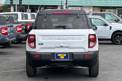 Oxford White 2026 Ford Bronco Sport Outer Banks