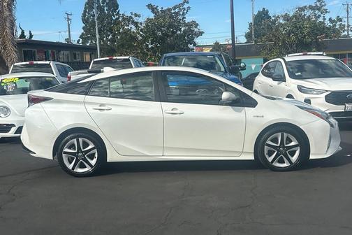 2017 Toyota Prius Four Touring