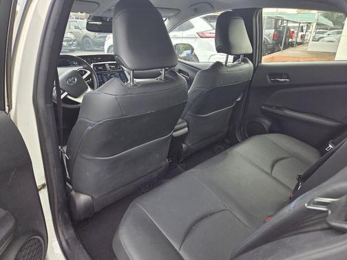 2017 Toyota Prius Four Touring
