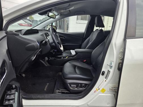 2017 Toyota Prius Four Touring