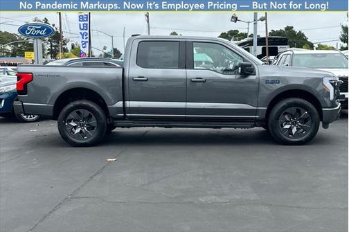 2025 Ford F-150 Lightning Flash