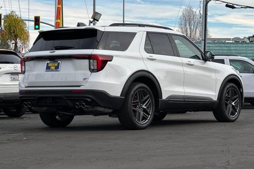 Star White Metallic Tri-Coat 2026 Ford Explorer ST
