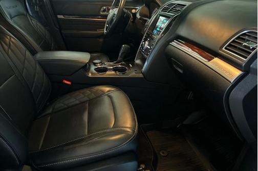 2017 Ford Explorer Platinum