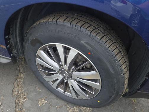 Caspian Blue Metallic 2020 Nissan Pathfinder SL 2WD
