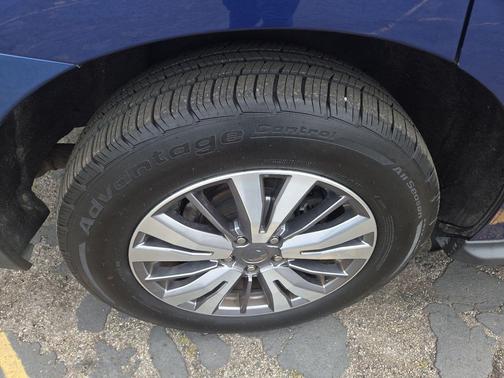 Caspian Blue Metallic 2020 Nissan Pathfinder SL 2WD