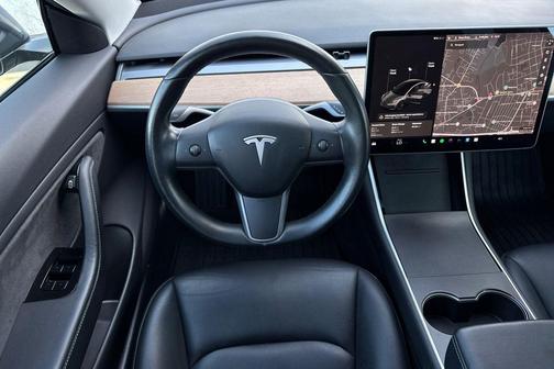 Deep Blue Metallic 2019 Tesla Model 3 Long Range