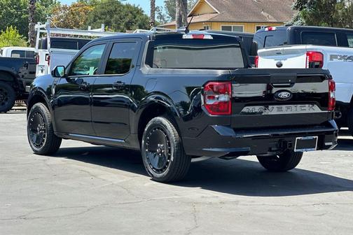 2025 Ford Maverick Lobo Standard