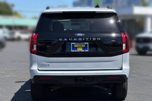 Space Silver Metallic 2026 Ford Expedition Active