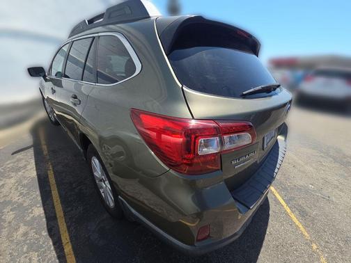 Wilderness Green Metallic 2016 Subaru Outback 2.5i Premium