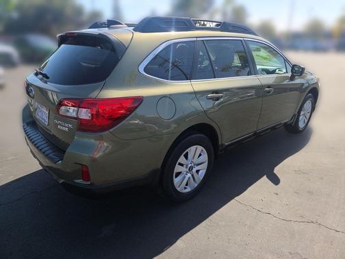 Wilderness Green Metallic 2016 Subaru Outback 2.5i Premium