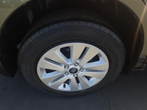 Wilderness Green Metallic 2016 Subaru Outback 2.5i Premium