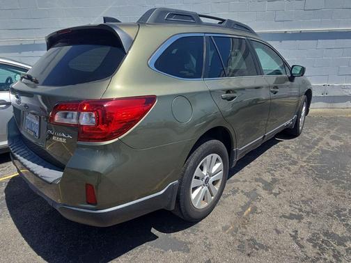 Wilderness Green Metallic 2016 Subaru Outback 2.5i Premium