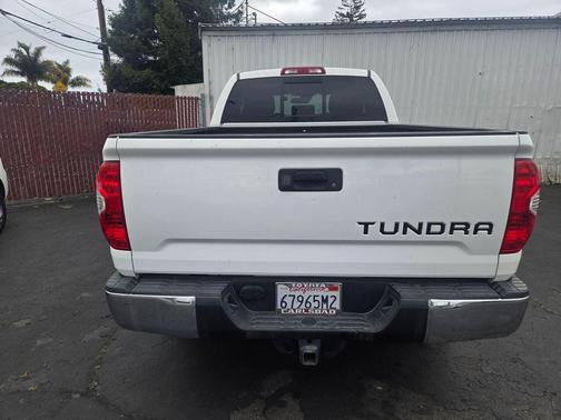 Super White 2018 Toyota Tundra SR5