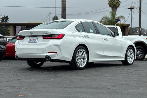 2025 BMW 330 i