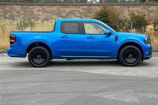 2025 Ford Maverick Lobo Standard