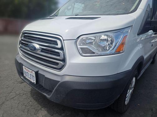 Oxford White 2019 Ford Transit-350 XLT