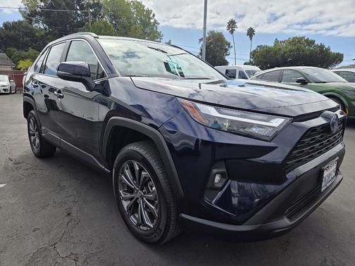 2024 Toyota RAV4 Hybrid XLE Premium