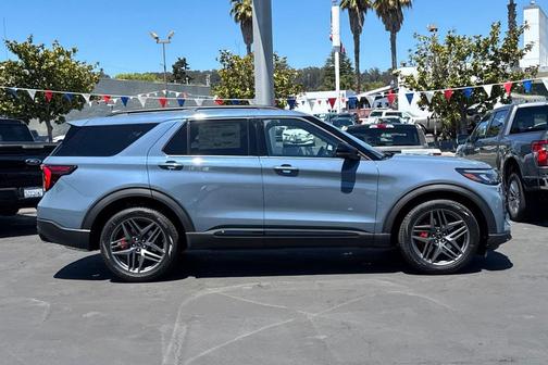 2025 Ford Explorer ST