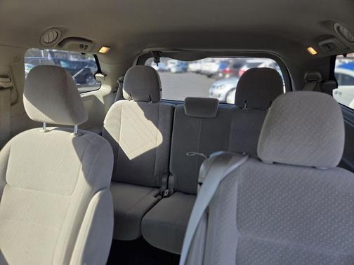2017 Toyota Sienna LE