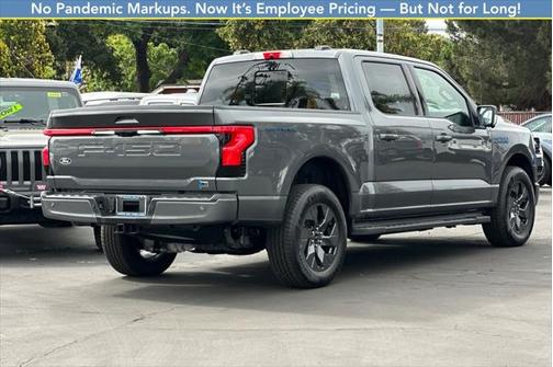 2025 Ford F-150 Lightning LARIAT
