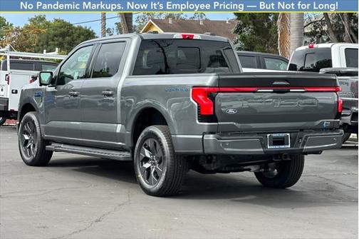 2025 Ford F-150 Lightning LARIAT