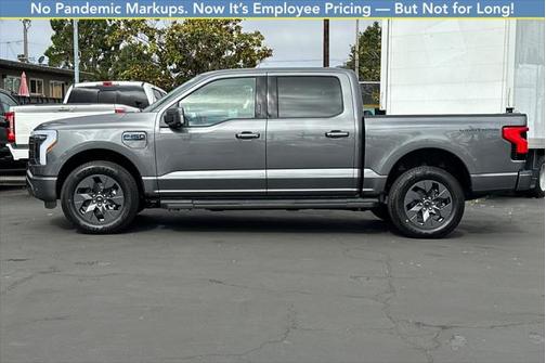 2025 Ford F-150 Lightning LARIAT