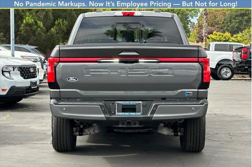 2025 Ford F-150 Lightning LARIAT