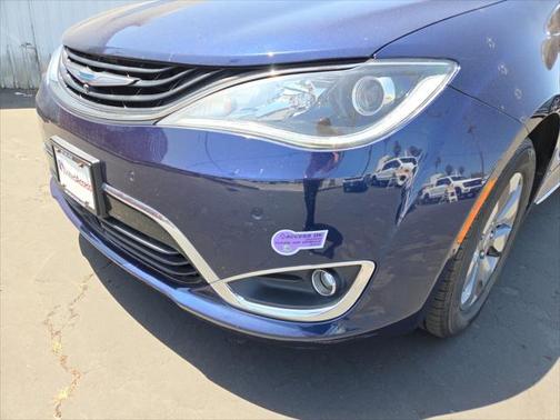 2018 Chrysler Pacifica Hybrid Limited