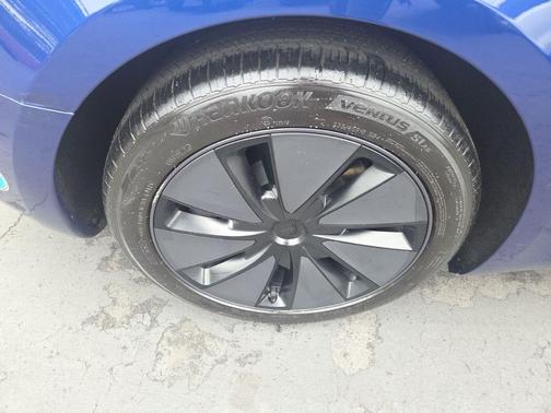 Deep Blue Metallic 2025 Tesla Model 3 Long Range
