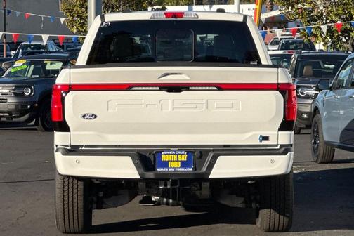 2025 Ford F-150 Lightning LARIAT