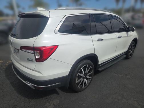 Platinum White Pearl 2022 Honda Pilot AWD Elite