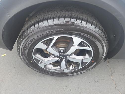 Clear White 2020 Kia Sportage LX