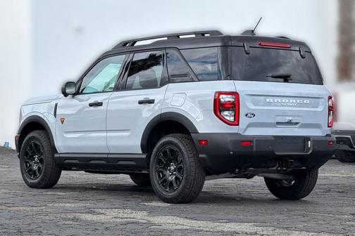Space White Metallic 2026 Ford Bronco Sport Badlands