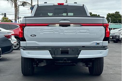 2025 Ford F-150 Lightning LARIAT