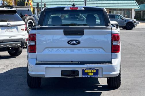 Space White Metallic 2026 Ford Maverick Lobo Standard