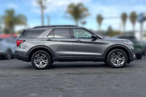 Carbonized Gray Metallic 2026 Ford Explorer Active