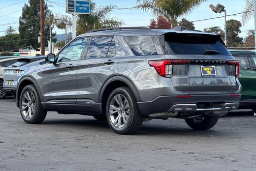 Carbonized Gray Metallic 2026 Ford Explorer Active