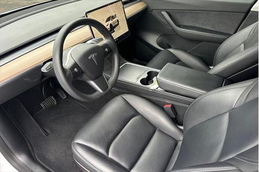 2022 Tesla Model Y Long Range Dual Motor All-Wheel Drive